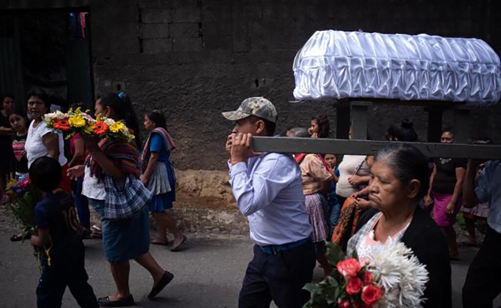 Amigos y familiares dieron hoy el último adiós a Alexis (Foto: EFE)