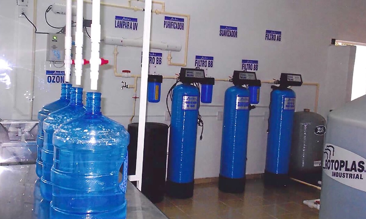 Continúa verificación de purificadoras y expendedoras de hielo