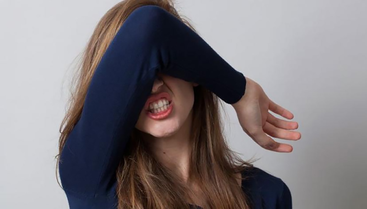 Dormir poco te puede hacer solitario