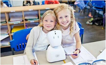 Robot AV1 ayuda a niños enfermos a superar la soledad