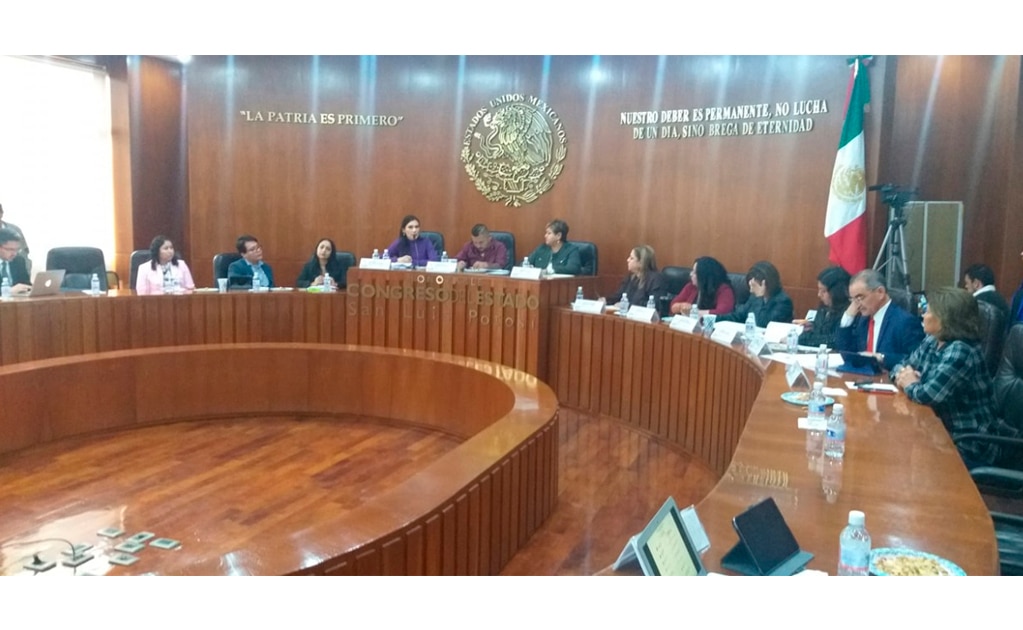 Reprocha diputada ausencia de sus compañeros en comparecencia del IMES