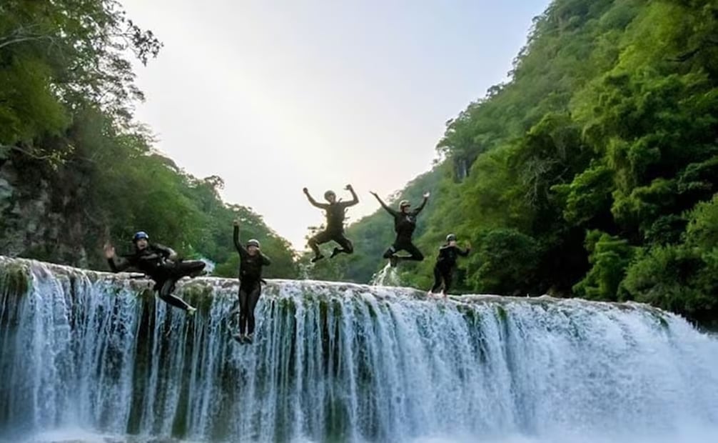 Las cascadas Micos son ideales para sentir la emoción de los saltos en agua. Foto: EL UNIVERSAL.