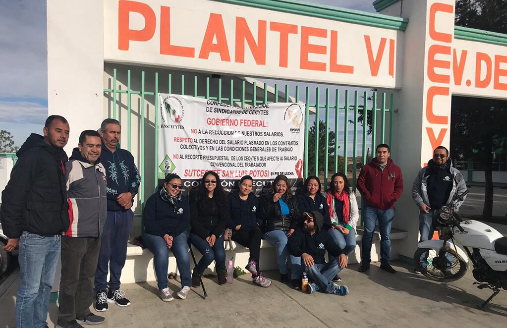 Realizan trabajadores del CECyTE paro de labores por reducción presupuestal