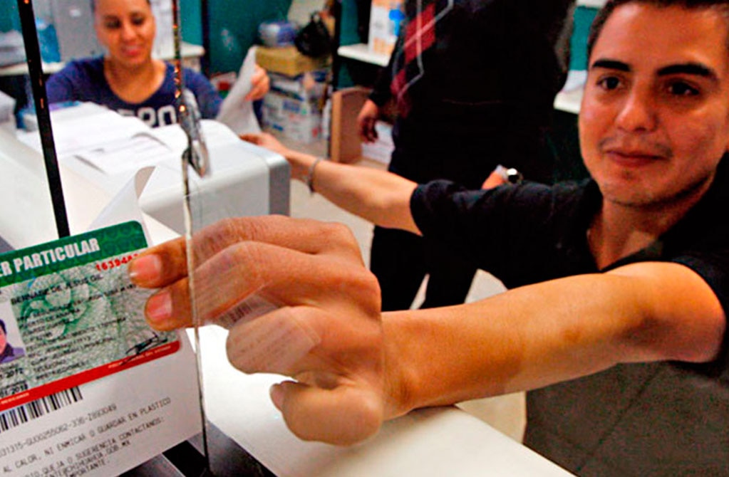 Inicia programa de descuentos en licencias de manejo para jóvenes