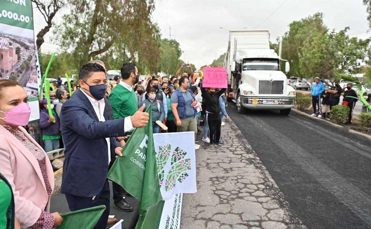 Gallardo anuncia proyectos para fortalecer la movilidad en SLP; prevén sistema de Metrobús en la capital