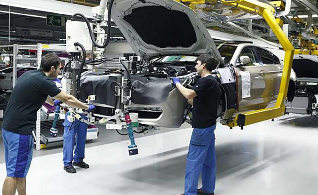 Jóvenes emigran a SLP en búsqueda de oportunidades en la industria