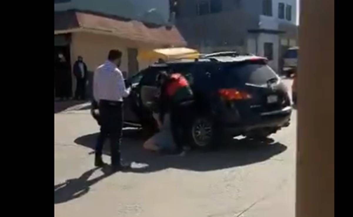 Captan momento en que secuestran a mujer en Tijuana