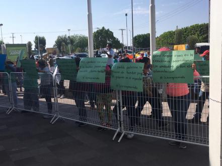 Representantes de colonias protestan frente a Unidad Administrativa de SLP