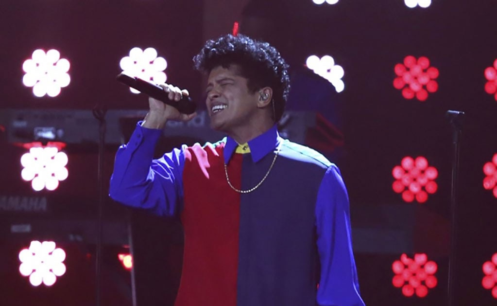 Bruno Mars se adelanta al show del Super Bowl