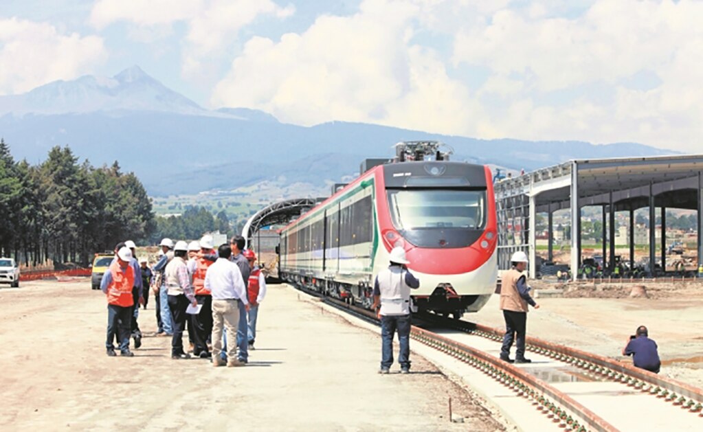 No vamos a dejar tirado el tren México-Toluca, se inaugurará en 2022, dice AMLO