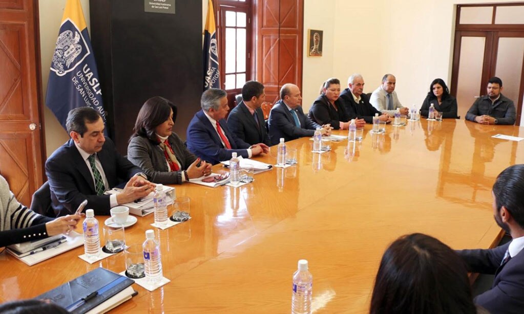 Negocia UASLP aumento salarial con sus trabajadores