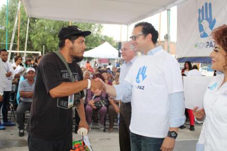 Nava Palacios entrega 323 apoyos del programa “En son de paz”