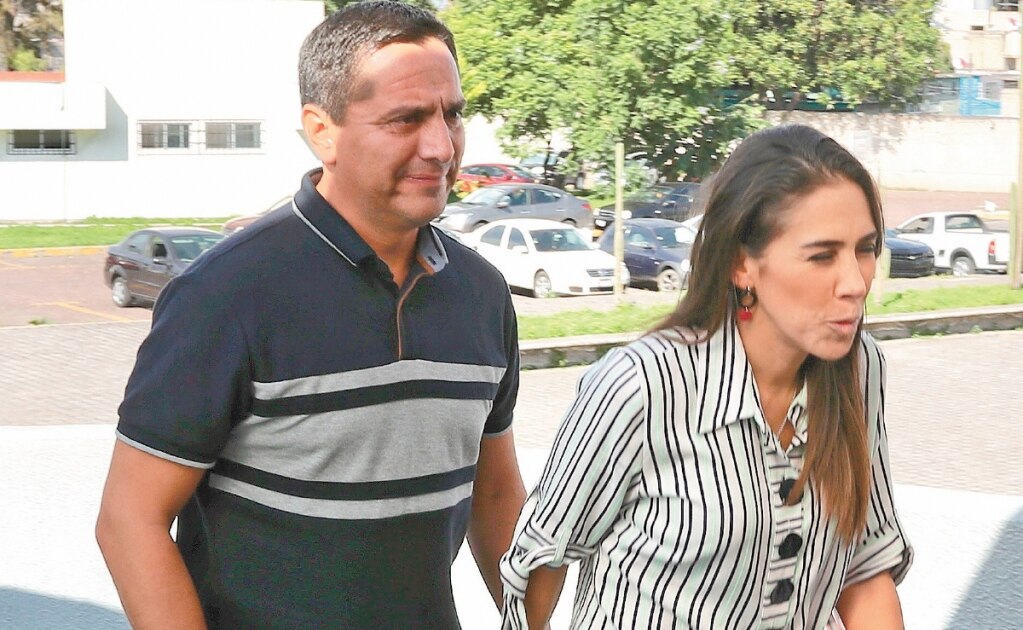 “No tengo millones para irme a Canadá”, se defiende Rosario Robles