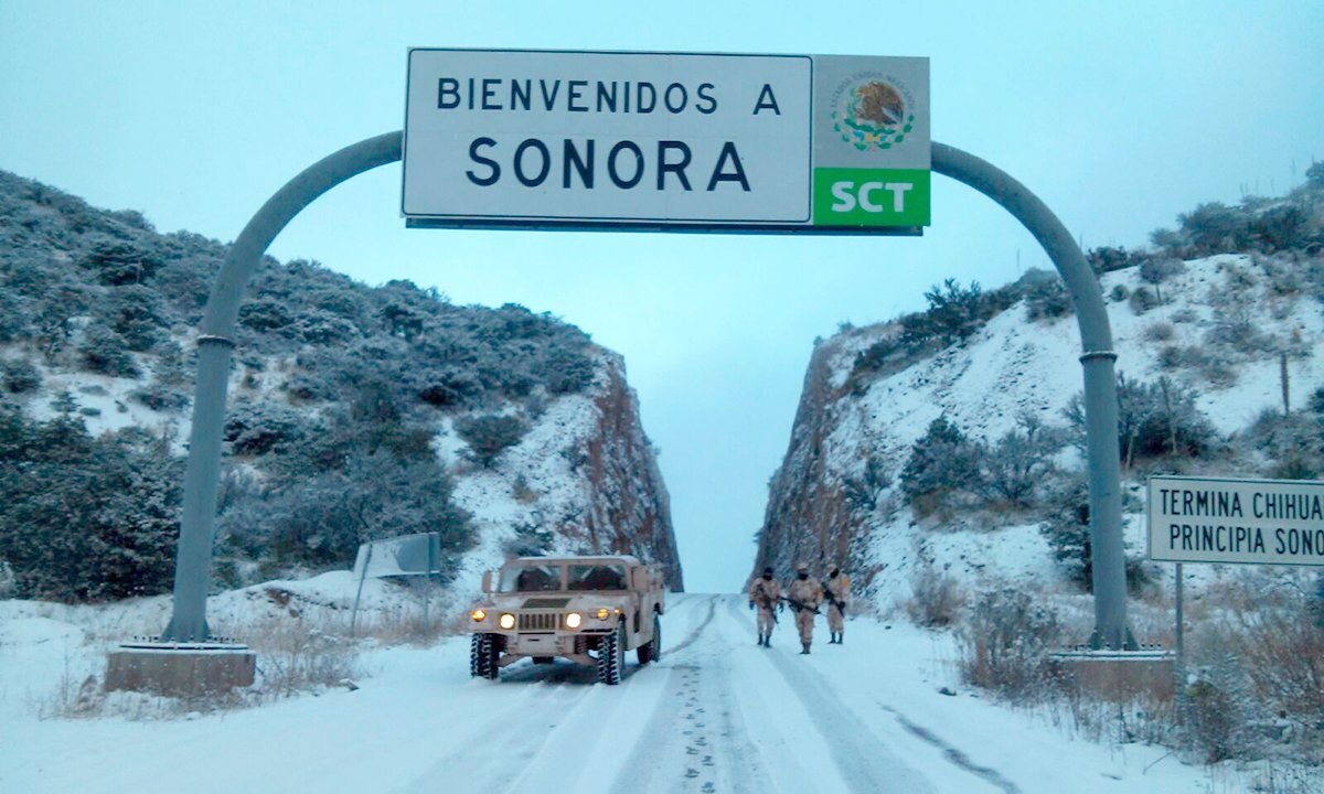 Cierran tránsito vehicular entre Sonora y Chihuahua por caída de nieve