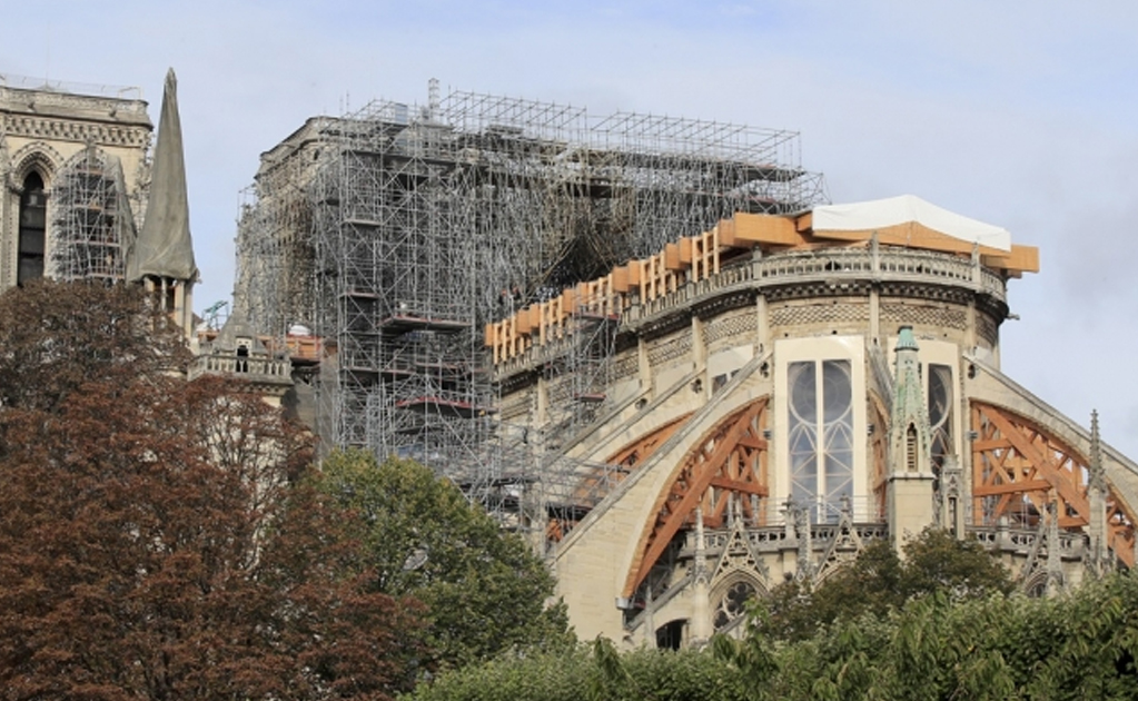 Notre Dame aún corre riesgo de derrumbe a seis meses del incendio