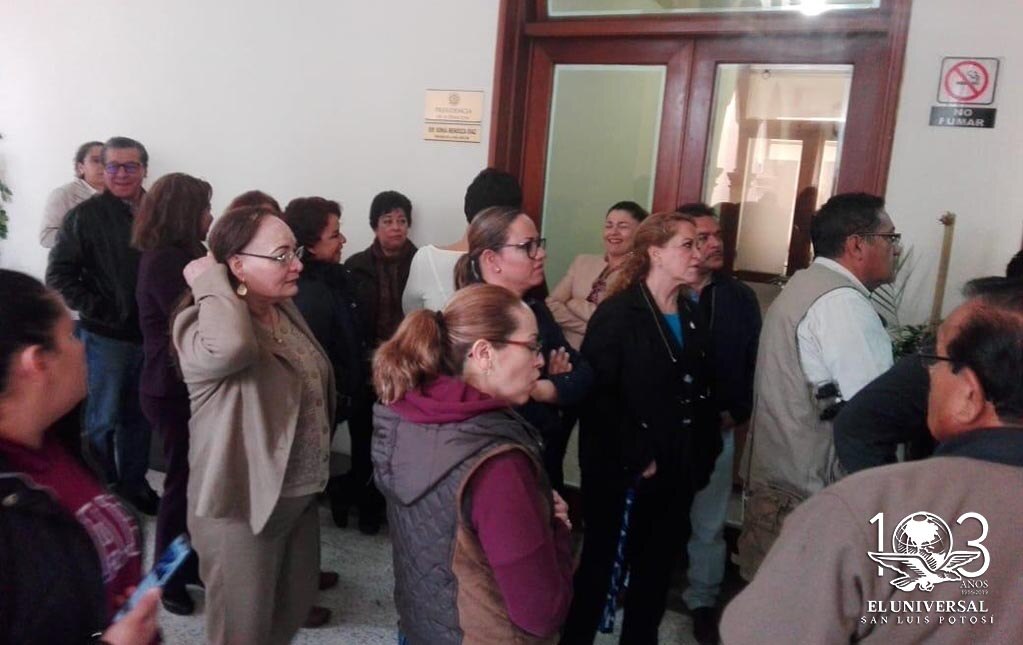 Sindicalizados se manifiestan por impago a pensionados