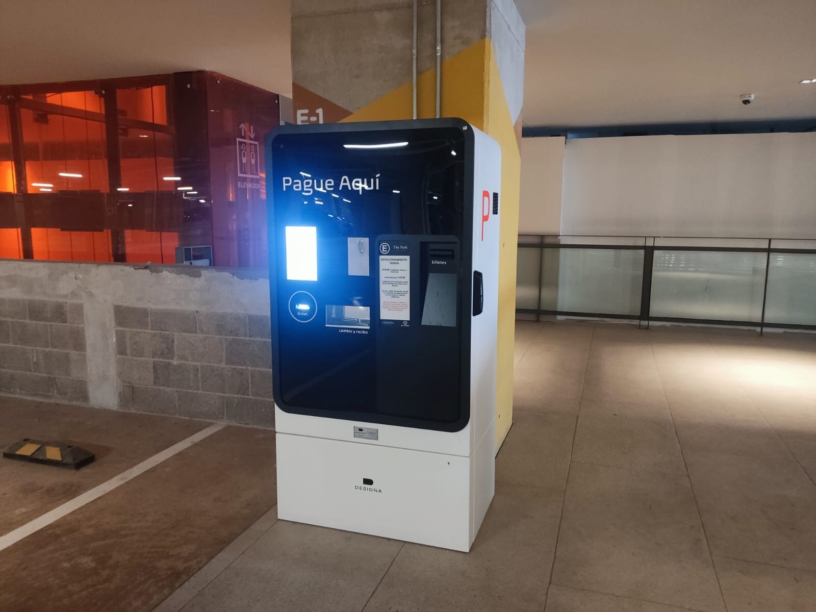 Pese ley, centro comercial The Park comienza a cobrar estacionamiento en SLP. Foto: Cortesía