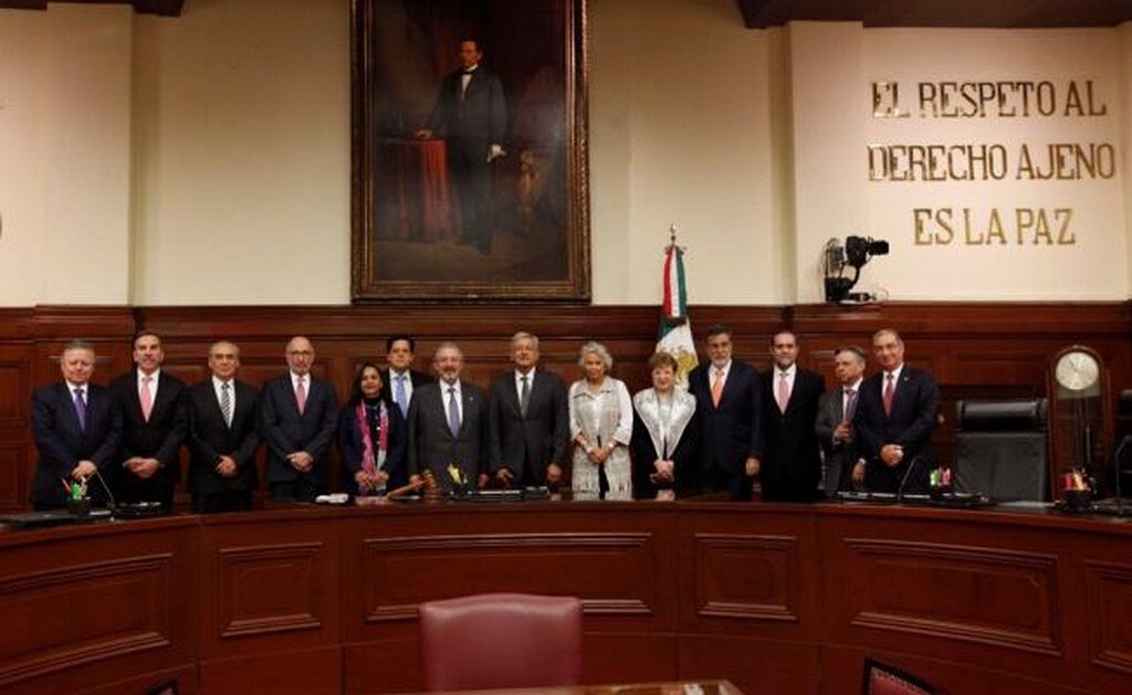  Sin declaración, concluye reunión de AMLO con ministros de la Corte