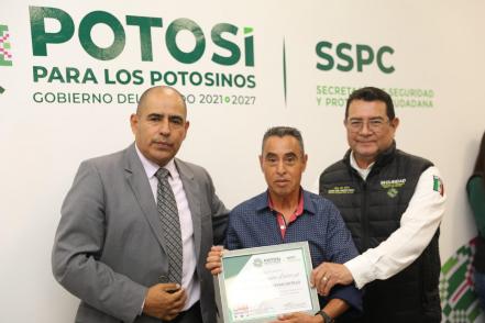 Reconocen a agentes de Seguridad y Protección Ciudadana de SLP por 30 años de servicio