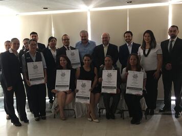 Entregan distintivos CNC a seis hoteles 