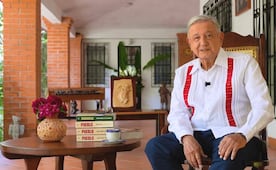 AMLO reaparece con "Pueblo", su nuevo libro; "logramos transformar al país", aseguró