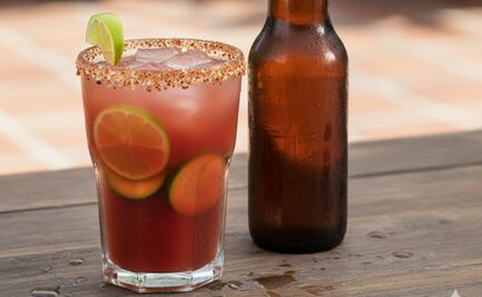 Nadie imaginó que pedir una cerveza con limón, sal y hielo en SLP se convertiría en un emblema nacional