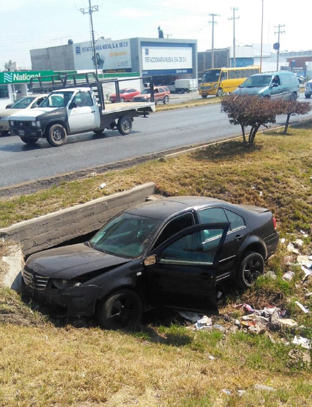 Reportan accidente vial en Carretera México