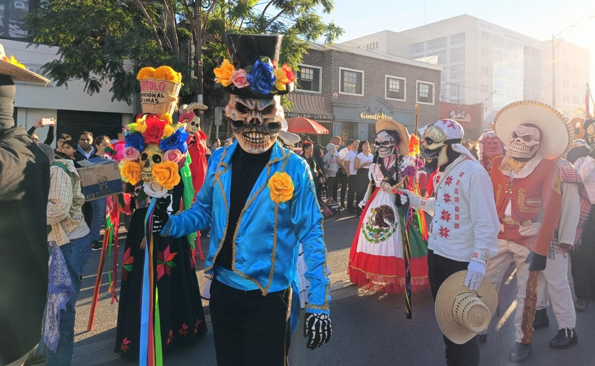 FOTOS: Desfile de Xantolo llena de color y tradición las calles de San Luis Potosí