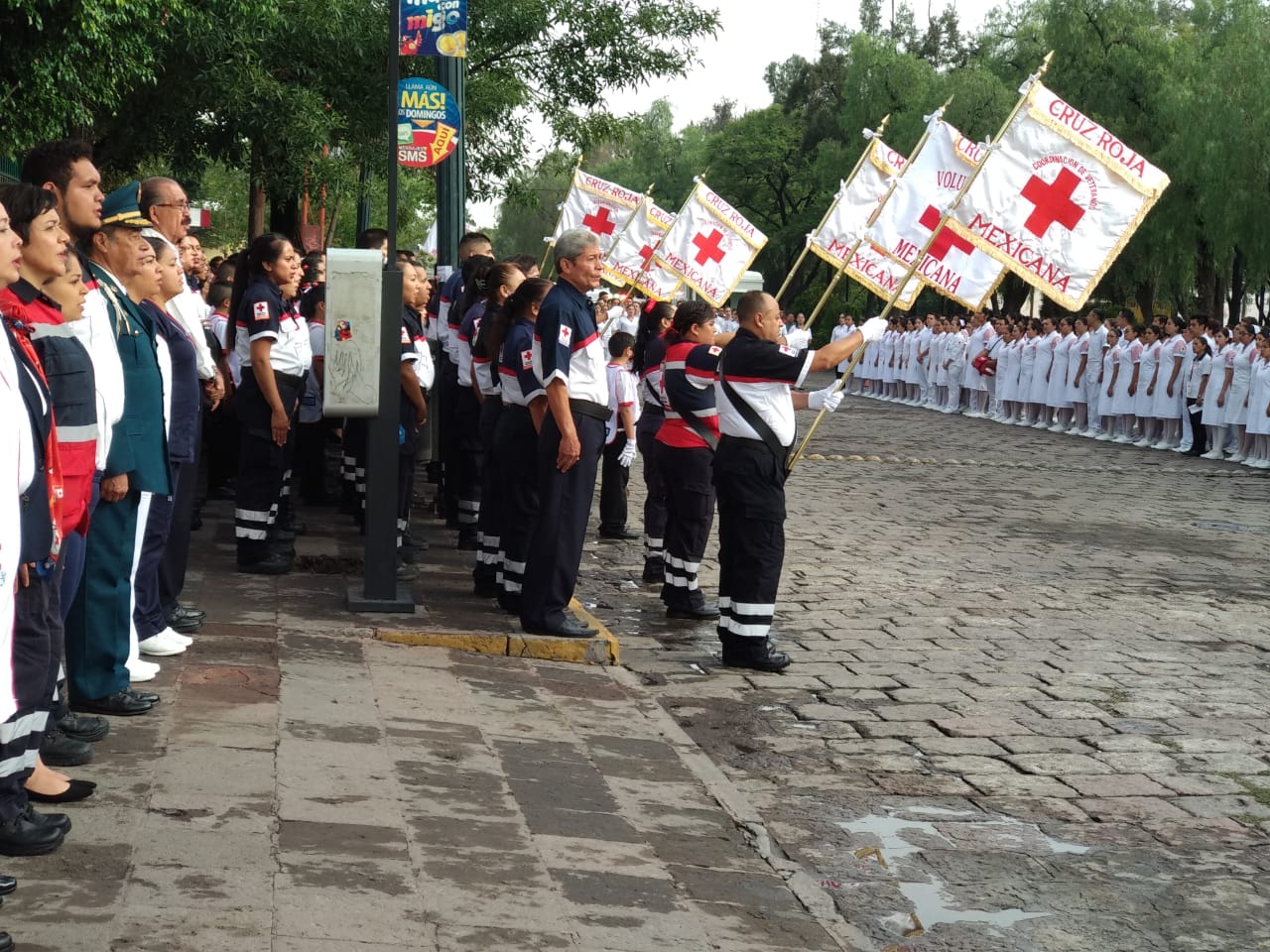 Participa Cruz Roja en desfile y comparte a la sociedad momentos históricos 