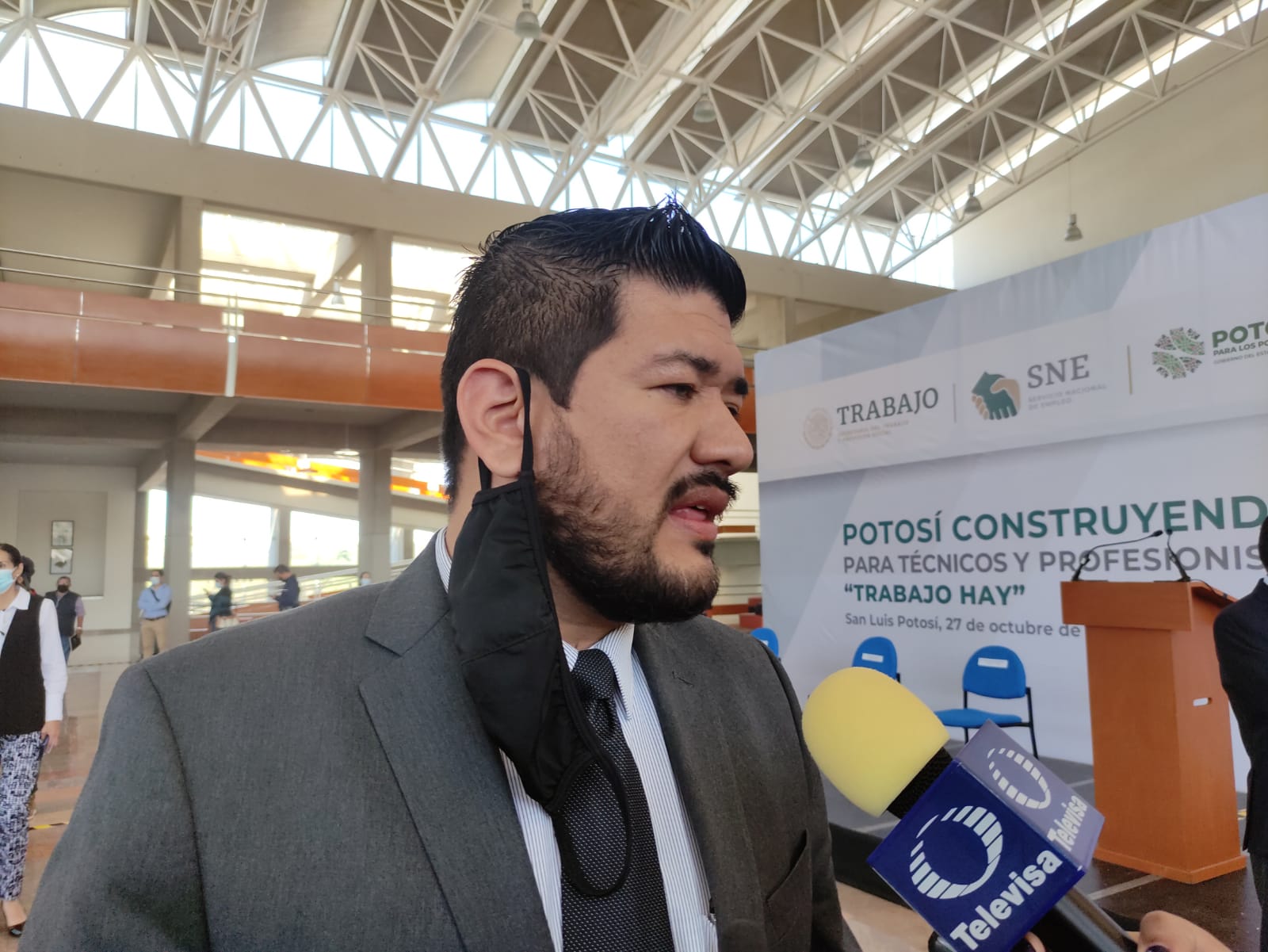 Comercios de SLP consideran solicitar certificado de vacunación en negocios con mayor aglomeración