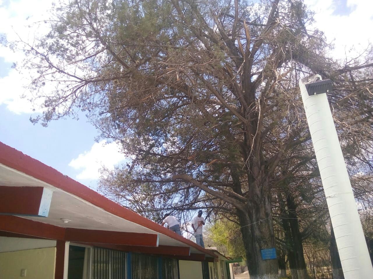 Reanudaron clases escuela afectadas por tromba