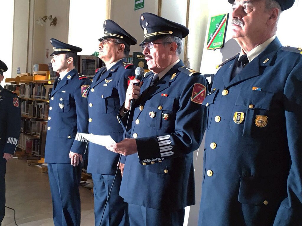 Abre SEDENA exposición fotográfica en biblioteca de la 12 a. ZM