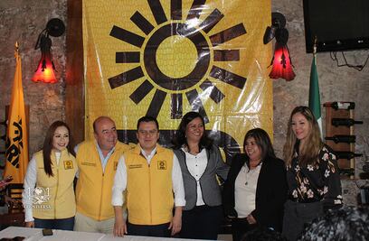 "Alianza con el PAN es política, no química como el agua y el aceite"