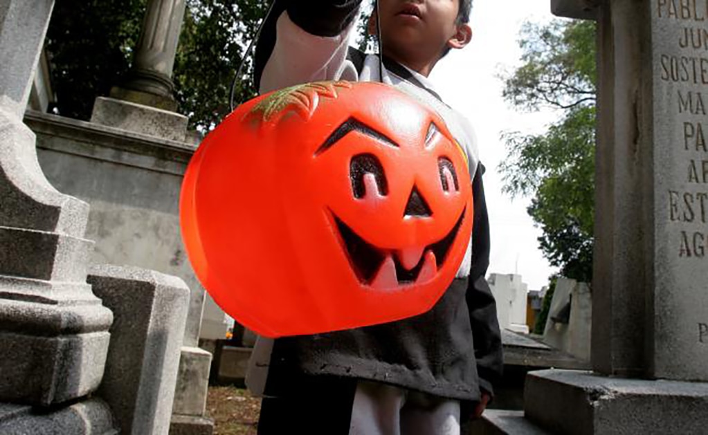 No des “calaverita” de más y planea tus compras este Día de Muertos