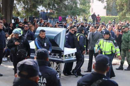 Homenajean a policía municipal asesinado en Las Pilitas