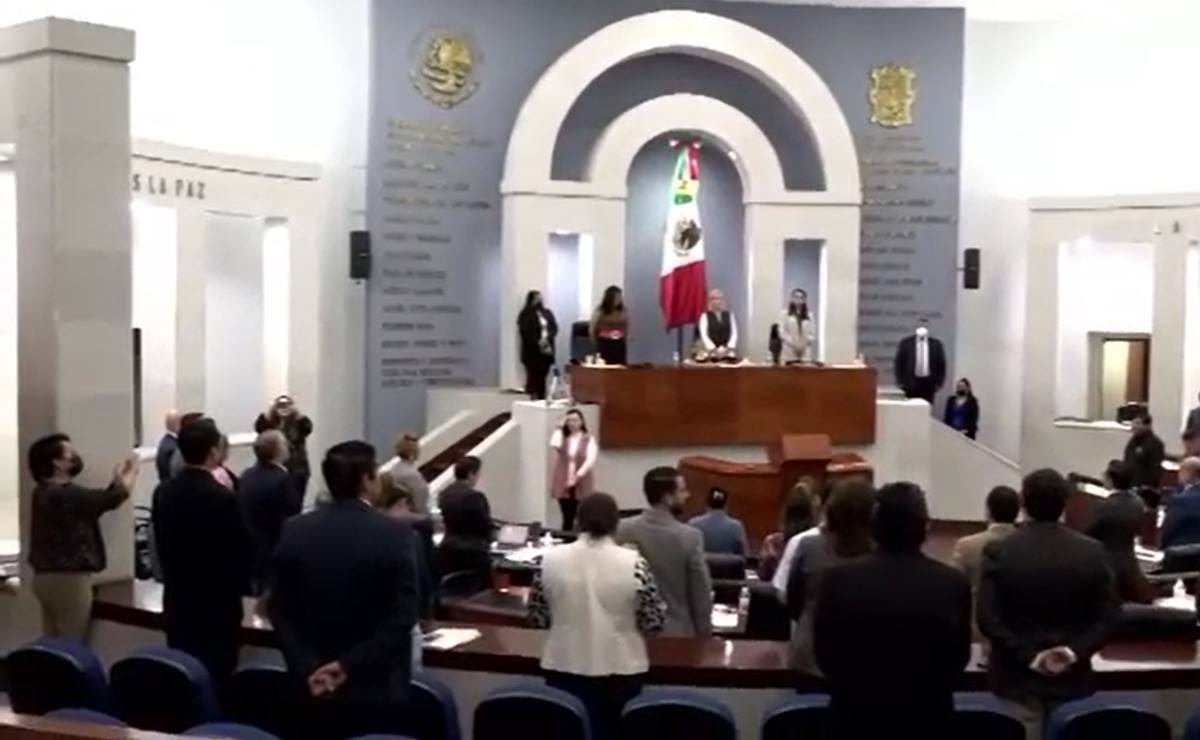 Congreso de SLP guarda un minuto de silencio en memoria de Crispín Ordaz, exalcalde de Ébano