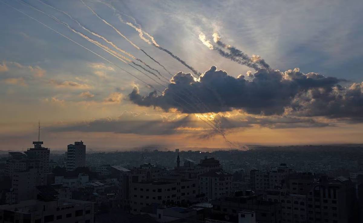 Hay dos mexicanos que fueron tomados como rehenes por Hamas en Gaza: SRE