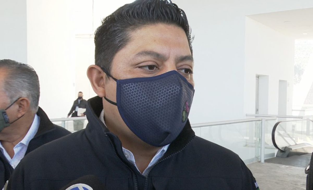 Pedirá Gallardo a SCT retirar concesión a operadora de aeropuerto potosino; exige filtros sanitarios