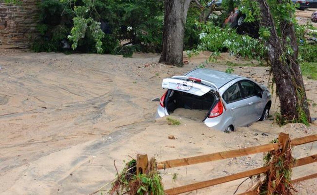 Mueren dos periodistas en Estados Unidos a causa de la tormenta "Alberto"