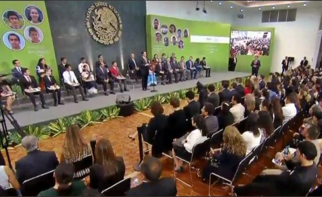  Peña Nieto destaca logros en favor de la juventud