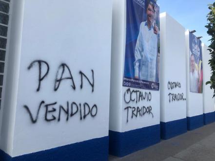 Vandalizan fachada de sede del PAN en San Luis Potosí