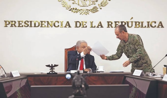 A Ojeda no lo hallan, pero sigue cobrando en la Marina; gana 150 mil al mes