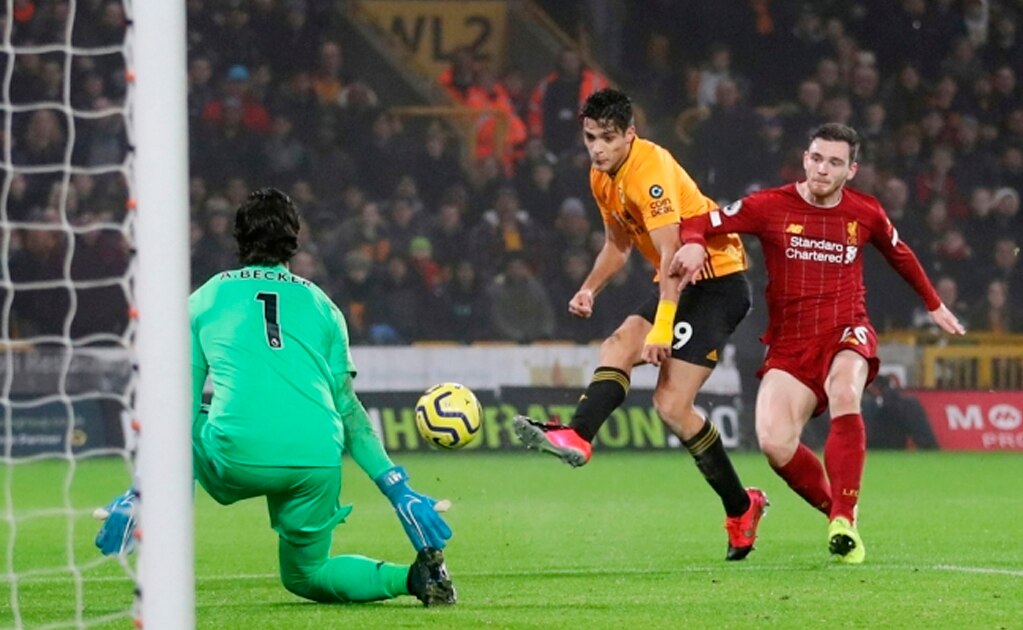 Gol de Raúl Jiménez nominado a lo mejor del mes en la Premier League