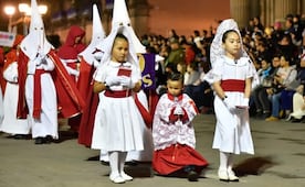 Pequeños pasos, gran fe: Ellos son los nazarenitos de la Procesión del Silencio de SLP