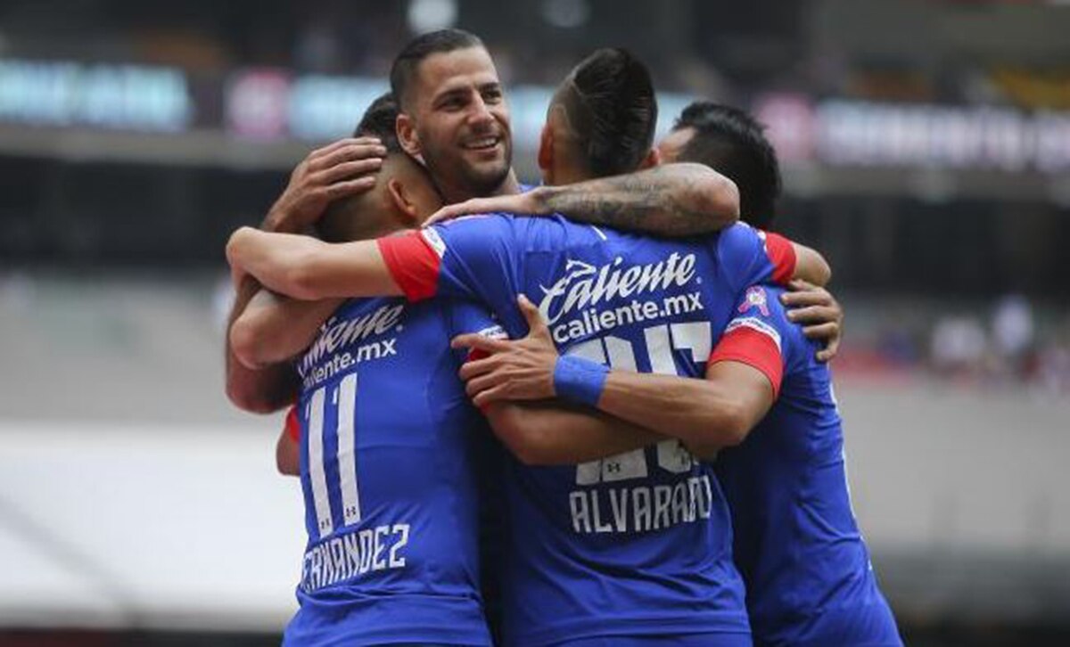 Cruz Azul vence a Rayados y recupera el liderato