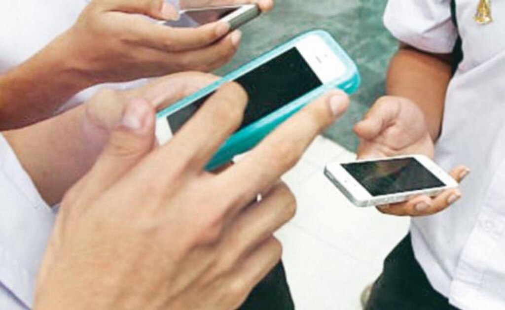 Ahora niños de primaria pasan el “pack”