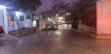 Fuerte tormenta deja daños materiales en la Huasteca