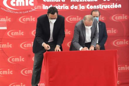 Firman convenio para certificar a constructores en desarrollo urbano de SLP