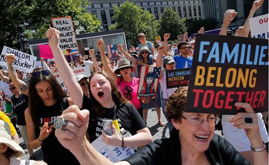 Miles marchan en todo EU contra la política migratoria de Trump