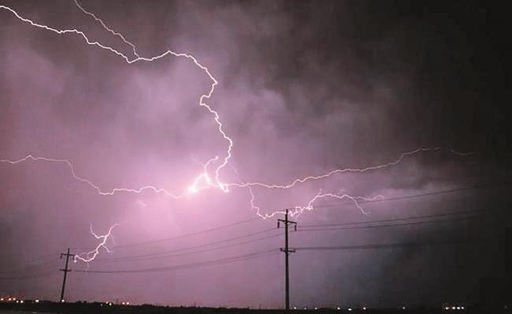 Rayo mata a 6 niños tras impactar en primaria de Tanzania